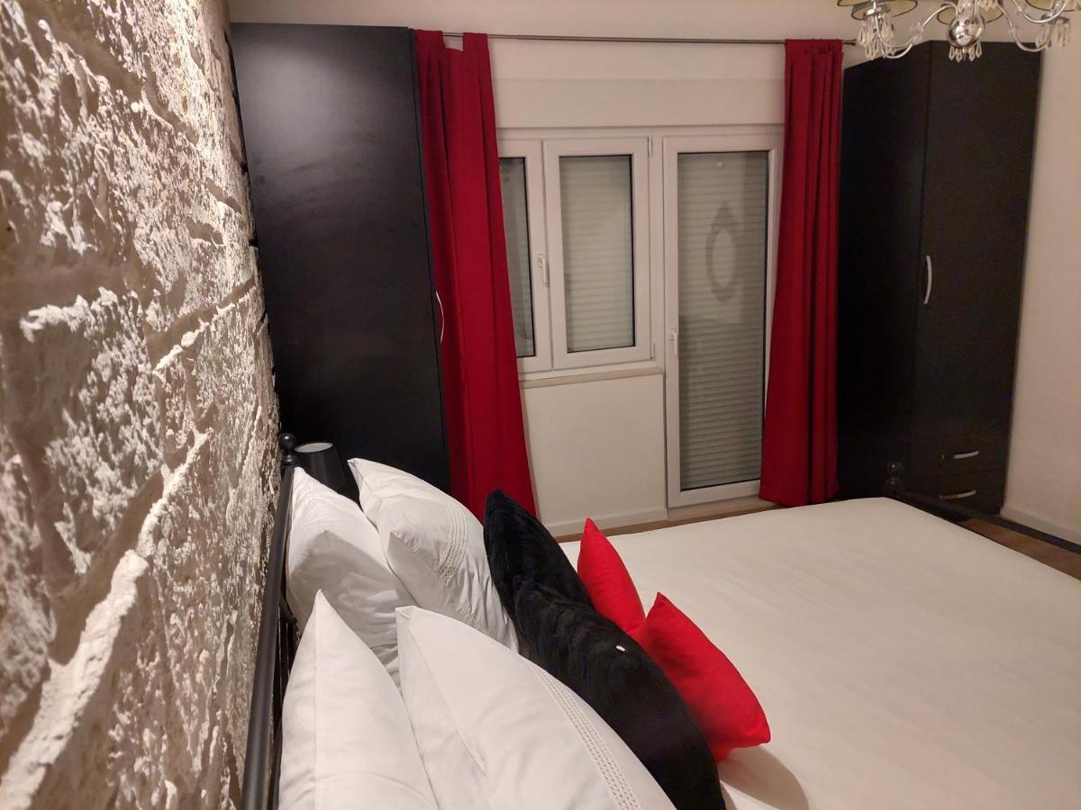 Apartment Epetij Spalato Esterno foto