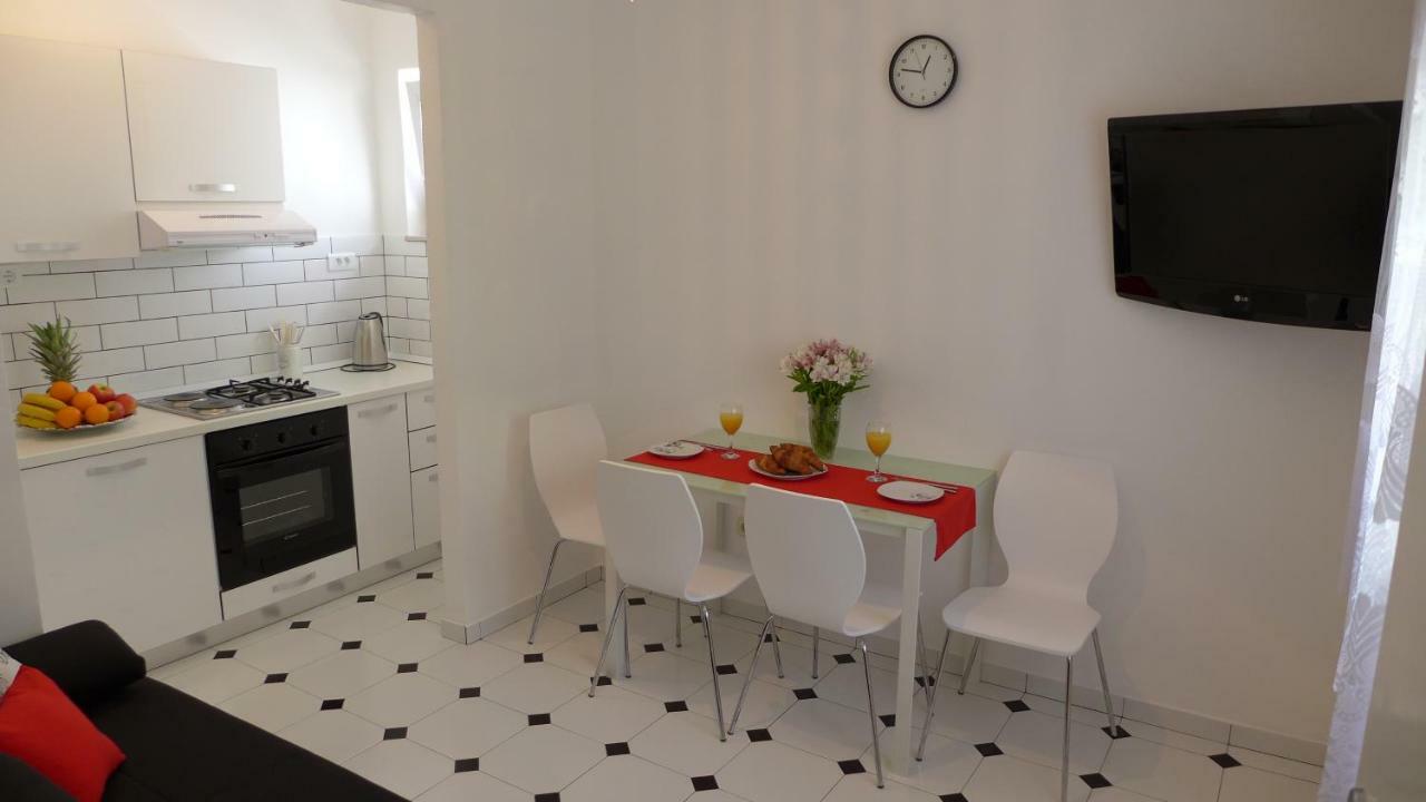 Apartment Epetij Spalato Esterno foto